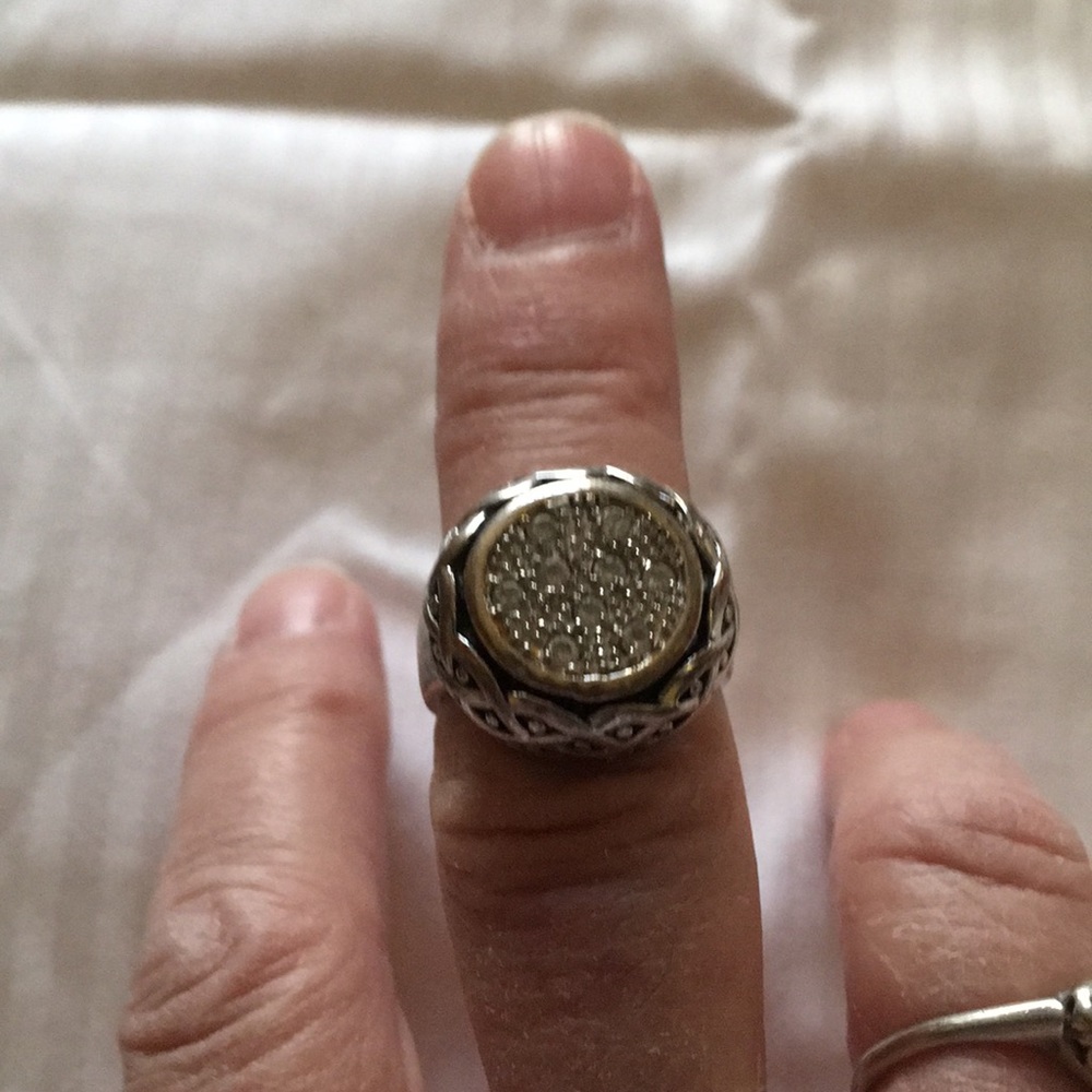 ❄️New❄️Silver Pave Ring - Picture 3 of 8